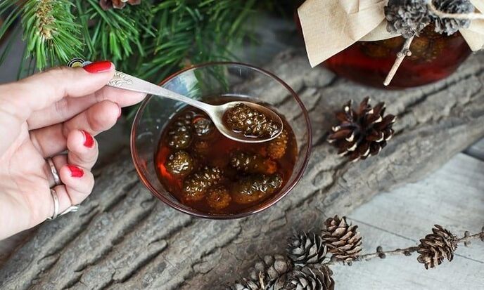 Tincture prepared on the basis of the pines